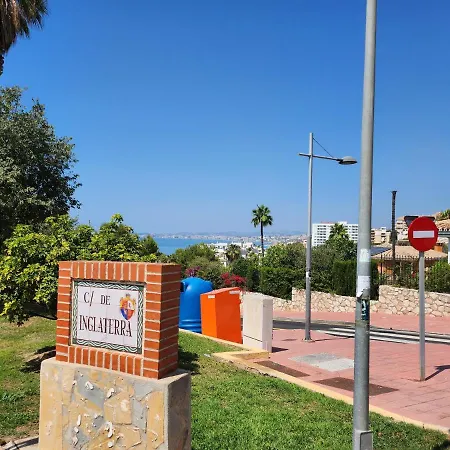 Deluxe Athos 50 Mp Garden Patio Golf & בית הארחה 3*