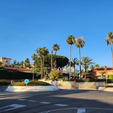 Deluxe Athos 50 Mp Garden Patio Golf & בית הארחה