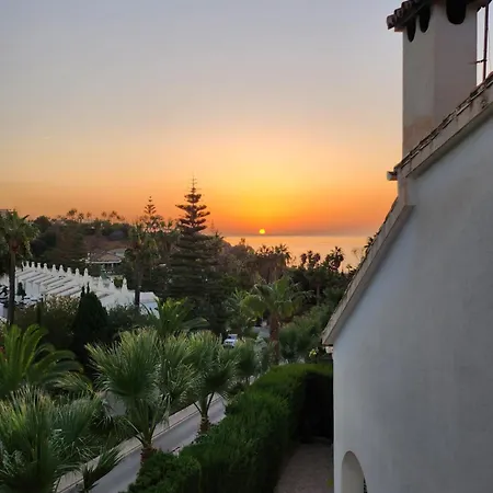 Deluxe Athos 50 Mp Garden Patio Golf & בית הארחה 3*