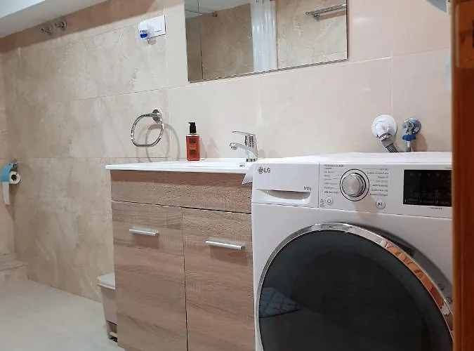 Deluxe Athos 50 Mp Garden Patio Golf & Гостевой дом Бенальмадена
