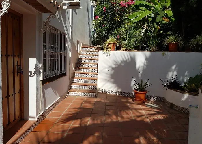 Deluxe Athos 50 Mp Garden Patio Golf & Бенальмадена