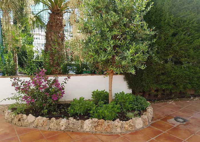 Гостевой дом Deluxe Athos 50 Mp Garden Patio Golf & 3*