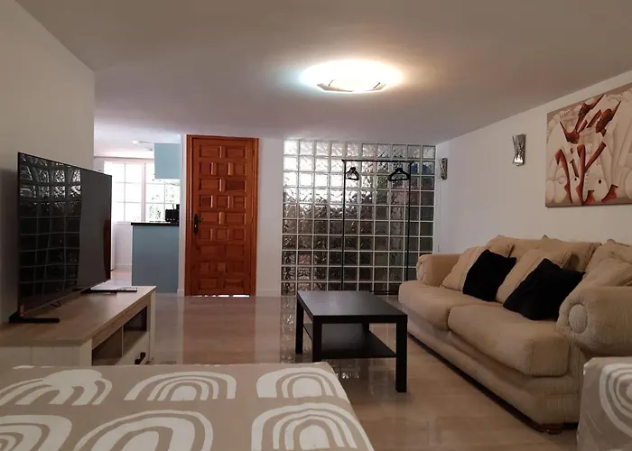 Гостевой дом Deluxe Athos 50 Mp Garden Patio Golf &